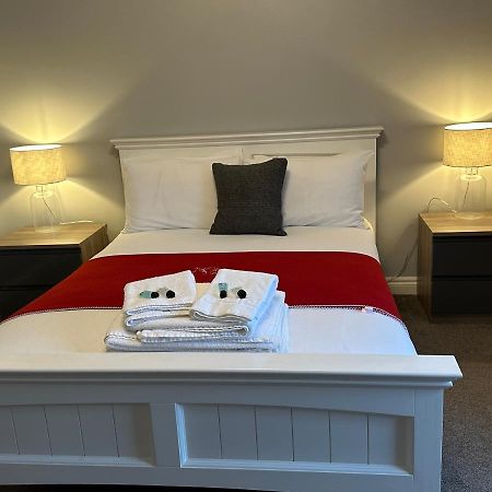 The Hinds Head Hotel Chorley  Bagian luar foto