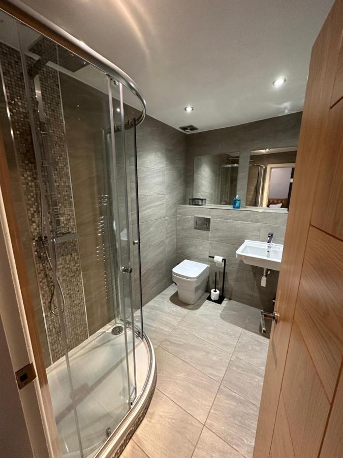 The Hinds Head Hotel Chorley  Bagian luar foto
