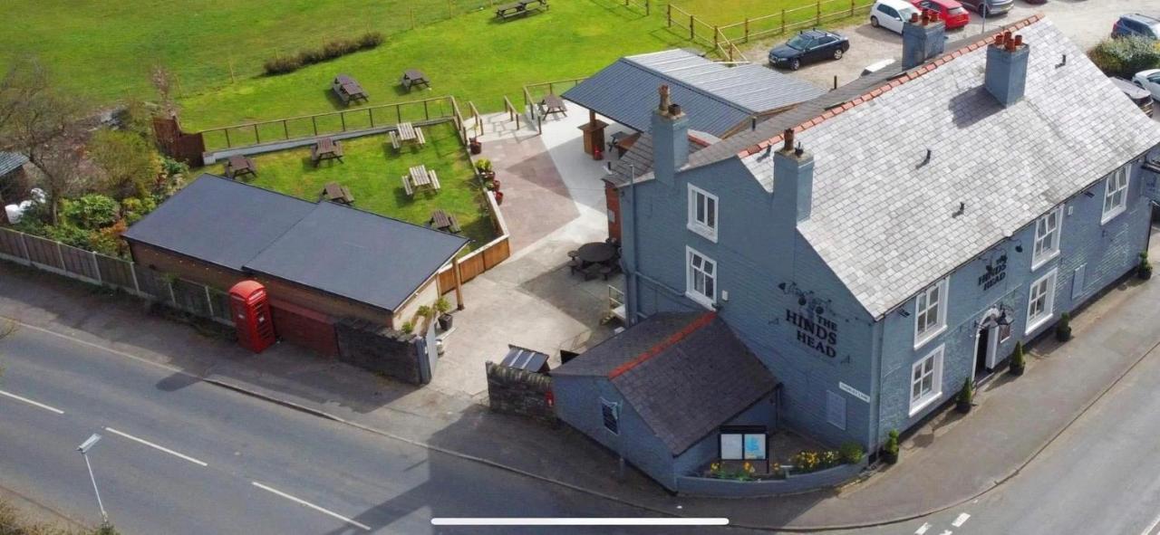 The Hinds Head Hotel Chorley  Bagian luar foto